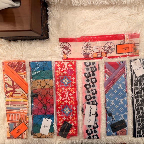 Silk Bandeau scarf - Picture 1 of 14